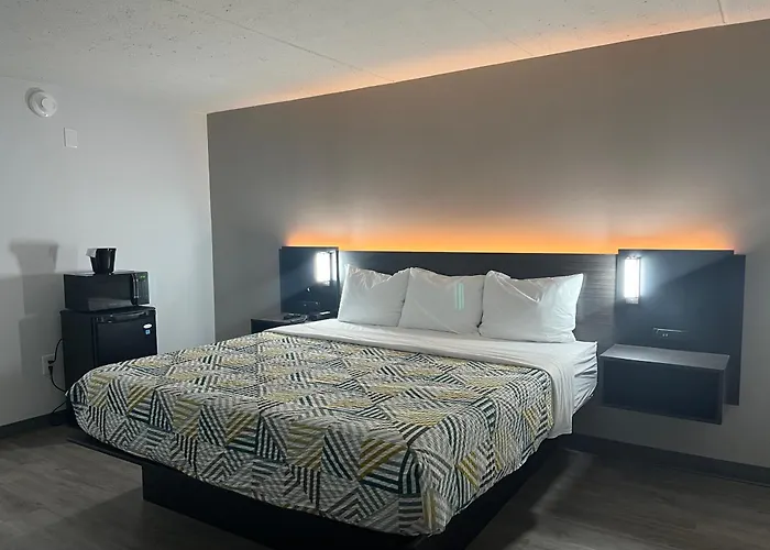 6 Rockford, Il - Rfd Airport Hotel 2*